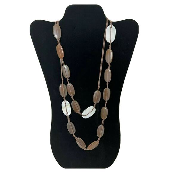 Beaded Necklace Brown Root Beer and White Colored Acrylic Oblong Beads 24 inches - Picture 1 of 7
